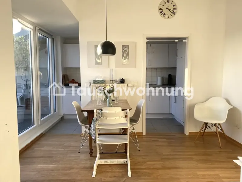 Tauschwohnung: Helle 3 Zimmer DG-Wohnung in Mitte gegen 5 Zimmer im Kiez — photo 1